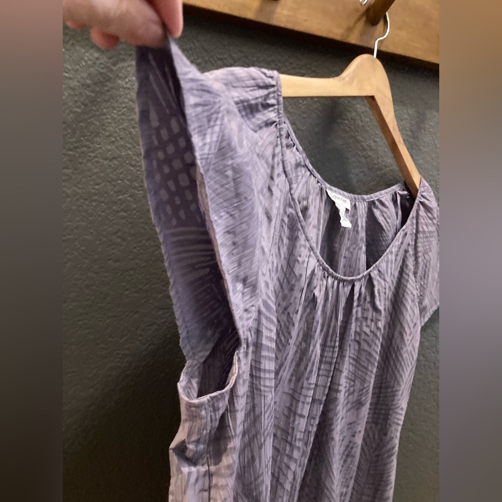 🍀4/$20🍀 CALVIN KLEIN Lavender too, flutter-sleeve, elastic hem - Picture 2 of 7